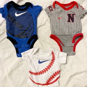 Nike Baby Boy 3 Short Sleeve Onesies Size Newborn